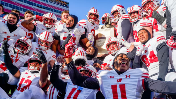 Wisconsin postgame celebration 2022 Nebraska football USATSI_19465024